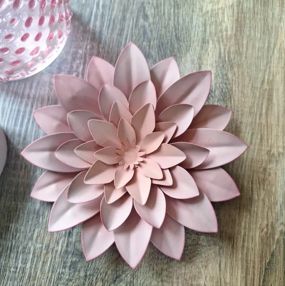 Pink Decor Lot - Picture 2 of 7